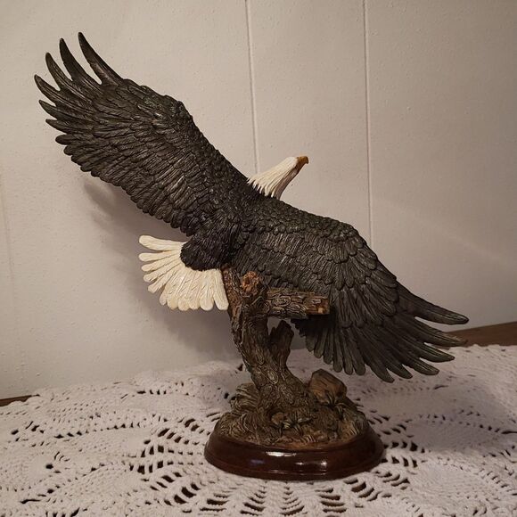 Bradford Exchange "Noble Forces" from Sacred Spirits Collection Eagle Statue - Picture 2 of 8